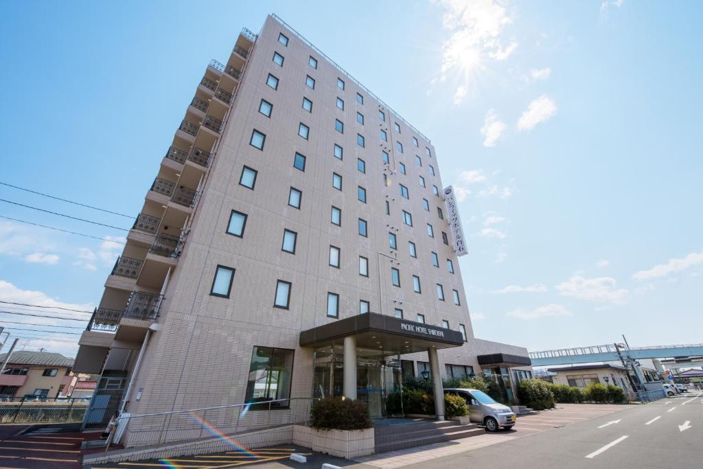 Pacific Hotel Shiroishi - Accommodations and Room Types