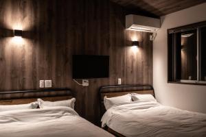 Routelton West Island - On-Site Facilities