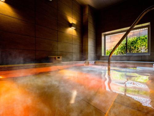 Super Hotel Premier Musashi Kosugi Ekimae - Comprehensive Amenities and Services