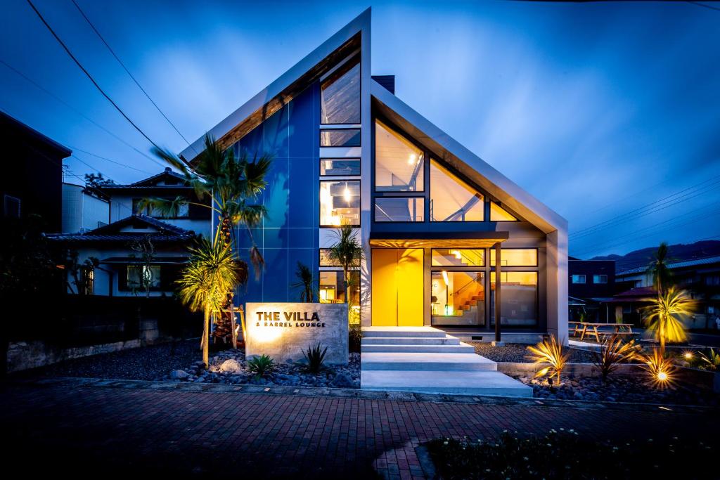 The Villa & Barrel Lounge Review