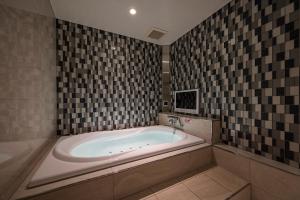 Tiara Brun - Guest Ratings and Reviews