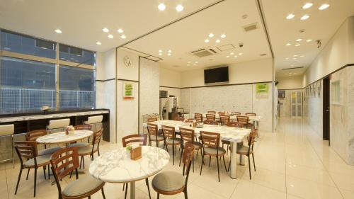 Toyoko Inn Kakegawa Station Shinkansen South Exit - Dining and Breakfast Options