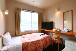 Business Hotel Miharashitei Review - Prime Location and Accessibility