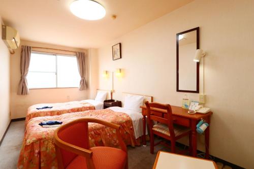 Business Hotel Miharashitei Review - Accommodation Options