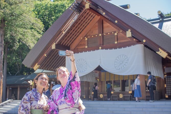 Hokkaido Jingu Shrine Private Walking Tour in Luxury Kimono