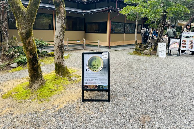 Kenrokuen Tea Ceremony Experience in Kanazawa