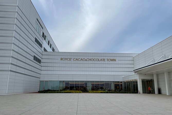 Sapporo Privete Tour: Royce Town, Autumn Foliage, Sunset Viewing