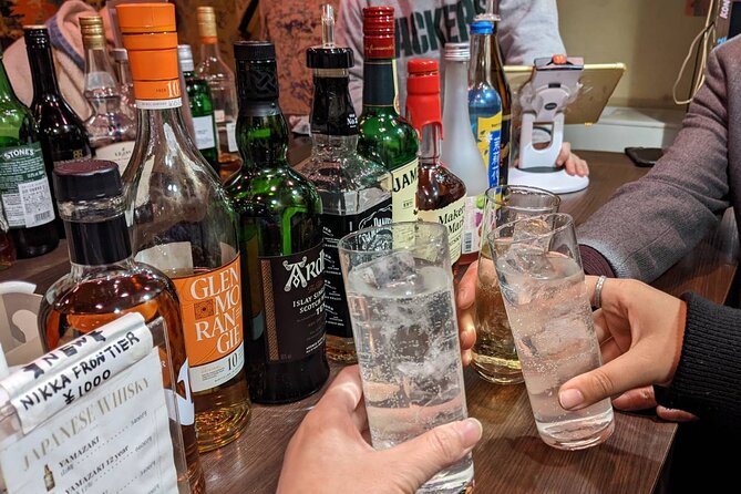 Tokyo: Shinjuku Golden Gai Bar Hopping That Only Locals Know - Discovering the Unique Bars of Golden Gai