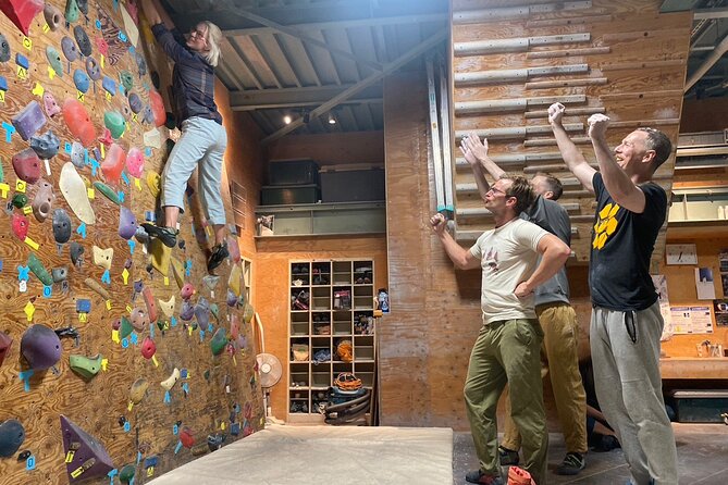 Bouldering, Sake and Food, Local Gem Hiroshima Evening Tour - Bouldering Experience