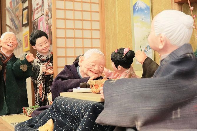 Experience Old Local Tokyo & Traditional Food in Yanaka Ginza - Savoring Traditional Street Food