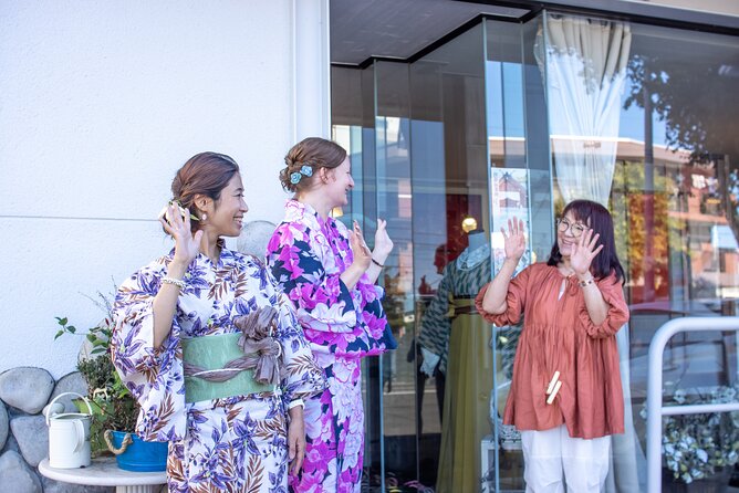 Hokkaido Jingu Shrine Private Walking Tour in Luxury Kimono - Inclusions