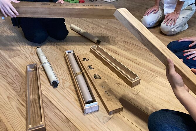 Kakejiku (Hanging Scroll) Historical Art Class in Abeno Osaka - Meeting and Pickup Details
