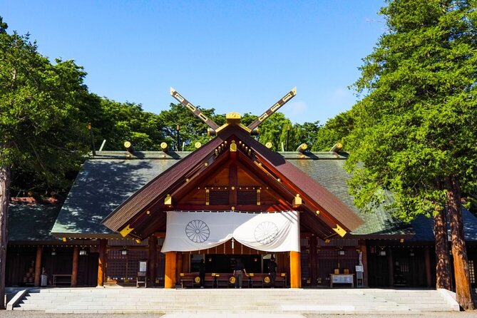Tour in Sapporo Shrine, Fish Market and Shiroi Koibito Park - Meeting and Pickup