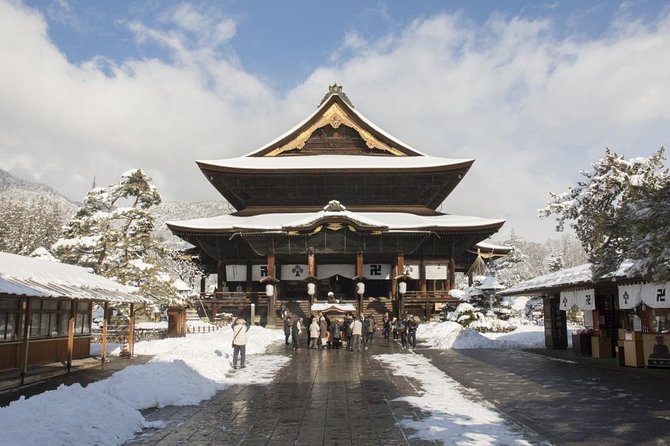 1-Day Winter Tour From Nozawa Onsen: Snow Monkeys, Zenko-ji Temple & Sake - Wildlife Interaction Guidelines