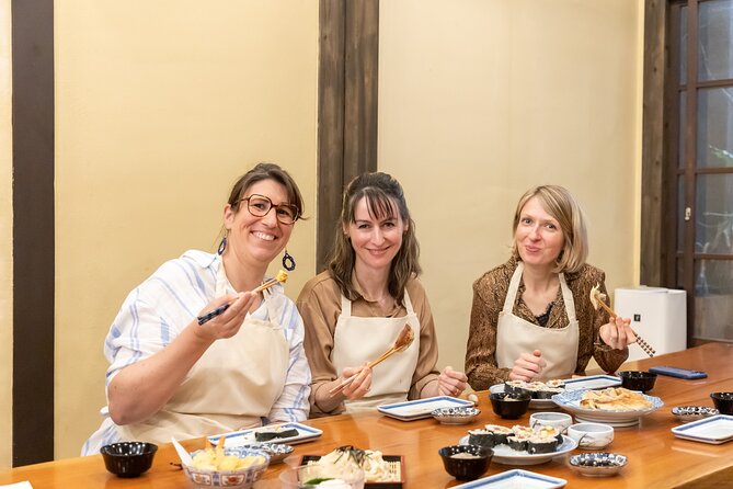 Cooking Class for Ramen and Gyoza in a Quite Old Osaka House - Garnishes and Customization of Ramen