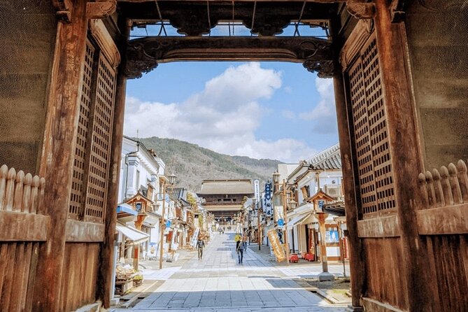 Half Day Tea Ceremony and Zenkoji Experience Tour - Sake Tasting Experience