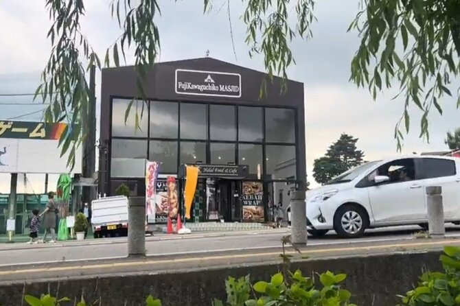 Muslim Friendly Mount Fuji Tour With English Speaking Chauffeur - Accessibility