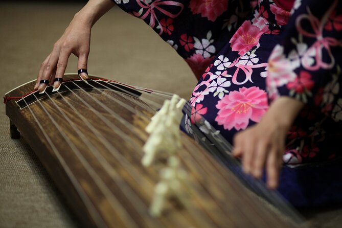 Private Koto Lesson in Kyoto With a Professional Koto Performer - About the Koto Performer