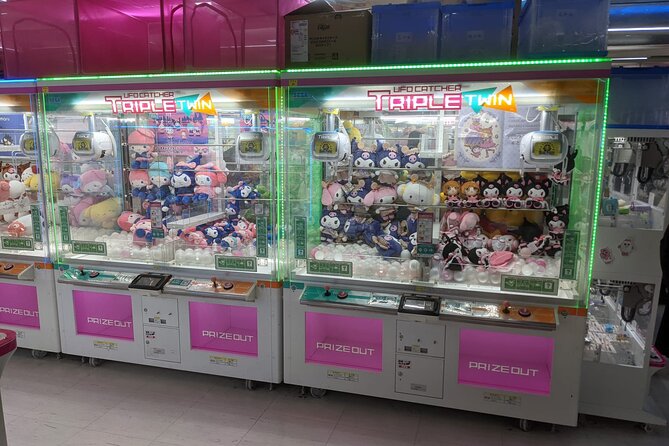 Private Shinjuku Walking Tour: Explore Tokyo's Iconic District - Taking in the Local Pachinko Culture