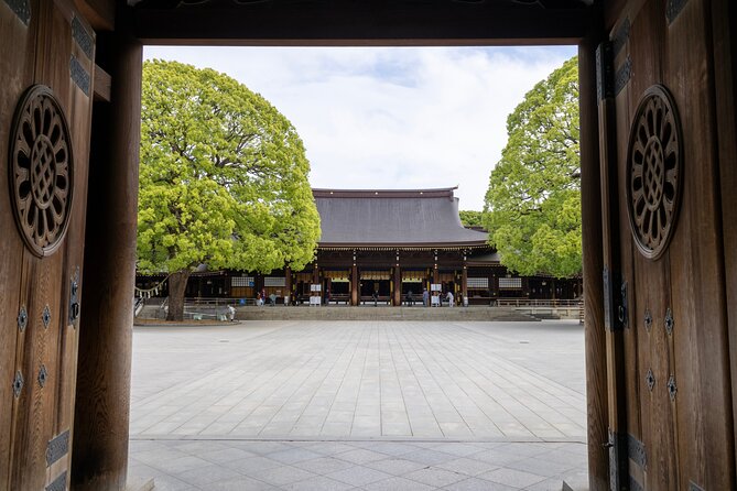 Tokyo Small Group Tour With Guide - Start Time and Group Size