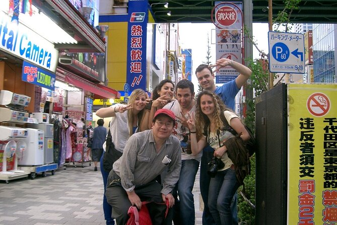 Amazing Tsukiji Fish Market and Akihabara Pop Culture of Tokyo - Savoring Local Cuisine at Tsukiji