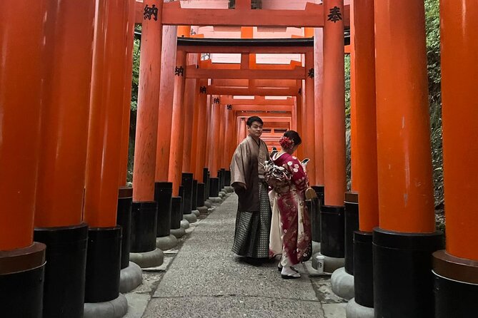 Fushimi Inari and Nara Private and Guided Tour in Spanish - Encountering the Friendly Deer