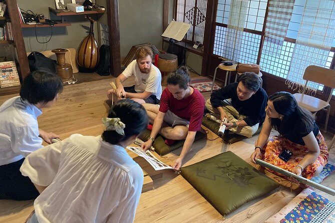 Kakejiku (Hanging Scroll) Historical Art Class in Abeno Osaka - Accessibility and Participation Information