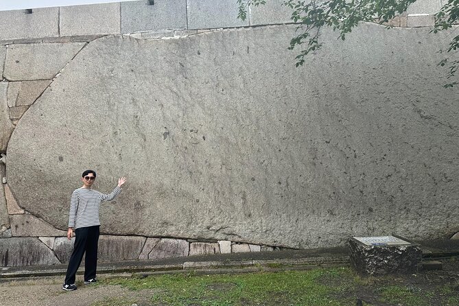 Osaka: Osaka Castle Tower Private Guided Tour in 90 Minutes - Exploring Osaka Castle Tower