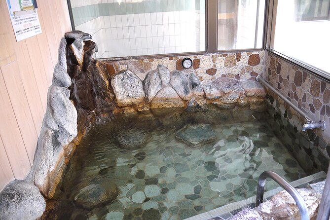 Shinjuku Kabukichou Local Areas Exploring Tour in Bar or Hot Bath - Indulging in Local Cuisine and Drinks