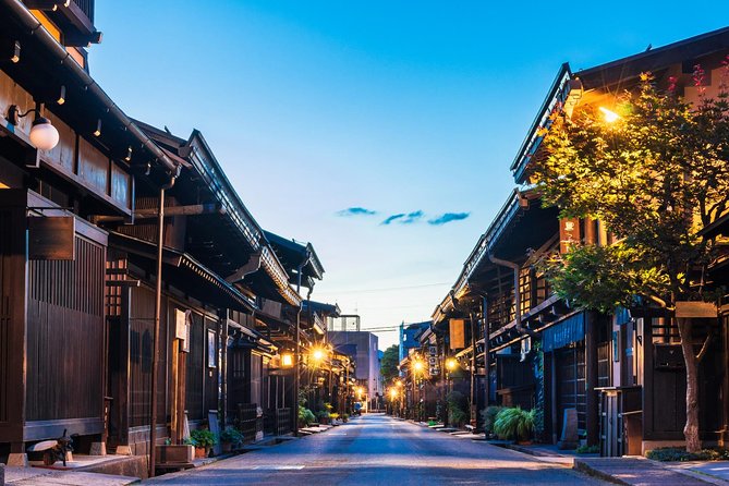 Shirakawago and Hida Takayama Day Trip From Nagoya - Lunch and Local Cuisine