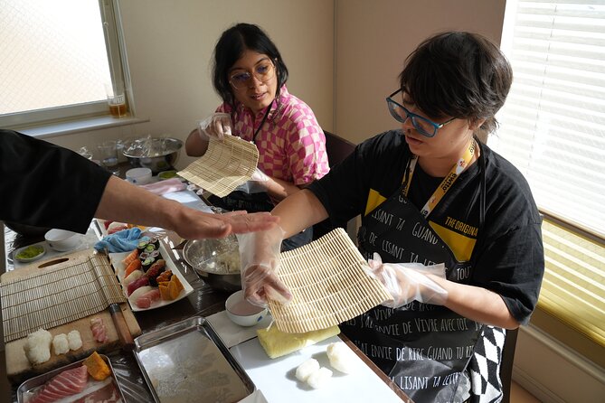 Small Group Sushi Roll & Omelette Lesson + Supermarket Tour - Supermarket Tour