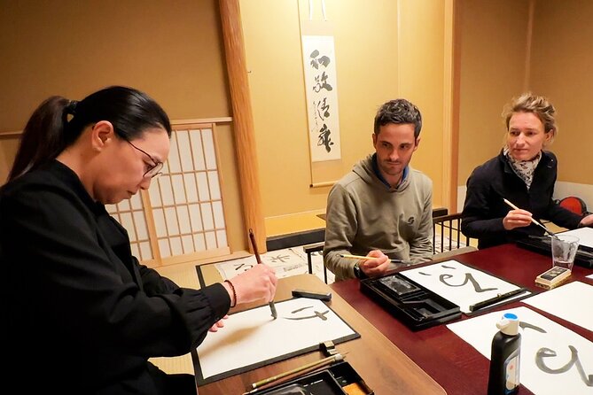 Tokyo: Calligraphy Workshop & Original T-Shirt Creation - Meeting Point and Guide Identification