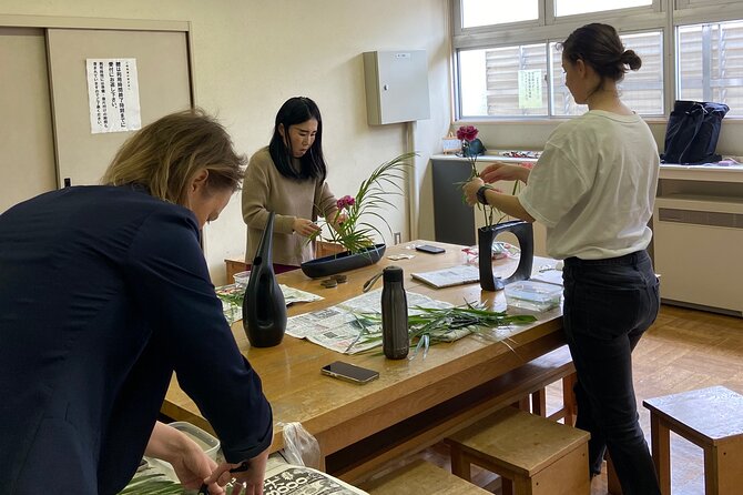 2 Hours Flower Arranging (Ikebana) Class @Temple /Tokyo・Ota-ku - Venue and Atmosphere