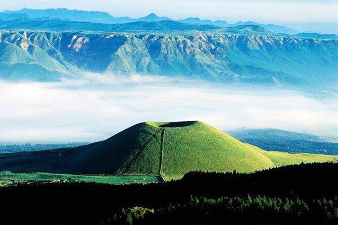 Aso Vocano, Grassland,Onsen and Aso Shrine 1-Day Tour - Exploring Aso Volcano