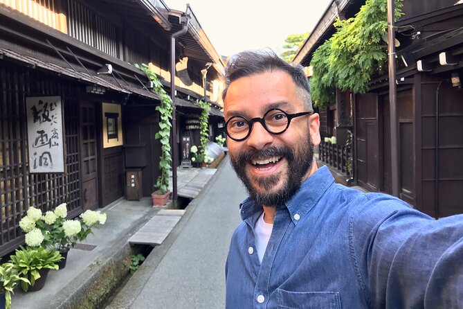 EXPERIENCE TAKAYAMA OLD TOWN & MORNING MARKETS in 1 Hour! - Navigating the Walkable Cobblestone Streets