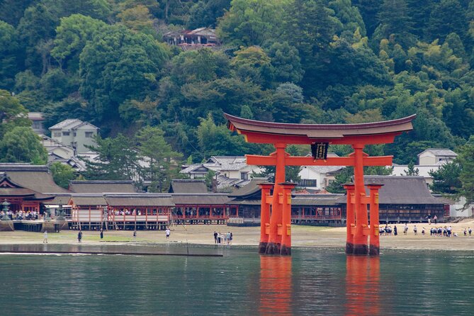 Hiroshima and Miyajima Private Guided Tour - Experiencing the Serenity of Miyajima