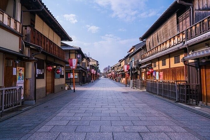 Historical and Cooling Tour of the Ancient Capital of Kyoto - Experiencing the Elegance of a Traditional Japanese Garden
