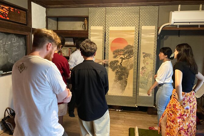 Kakejiku (Hanging Scroll) Historical Art Class in Abeno Osaka - Exploring the History and Techniques