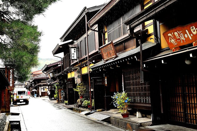 Shirakawago and Hida Takayama Day Trip From Nagoya - Transportation and Logistics