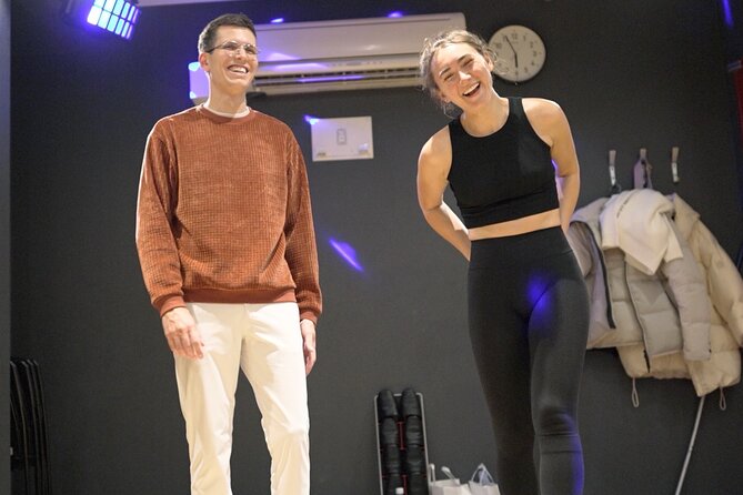 Shuffle Dance in Tokyo With a Tiktok Star - Intermediate Level - Experience With the Tiktok Star