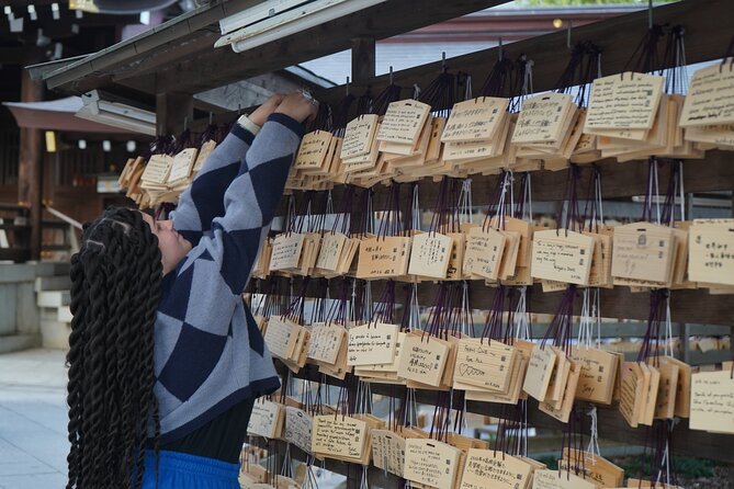 Special Access Meiji Jinguu Tour With English Fluent Guide - Experiencing Japanese Tradition