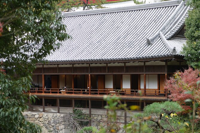 YokaBus Kokura Castle Tea Ceremony and Japan Toilet Innovation - Explore the Technological Wonders of Japans Toilets