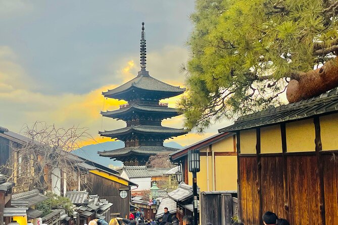 Historical Kyoto Customizable Tour With English Speaking Guide - Savoring the Flavors of Kyotos Cuisine