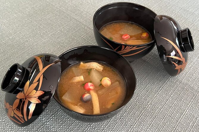 Japanese Home Cooking Class in Tokyo With a Local Expert - Preparing Gyoza