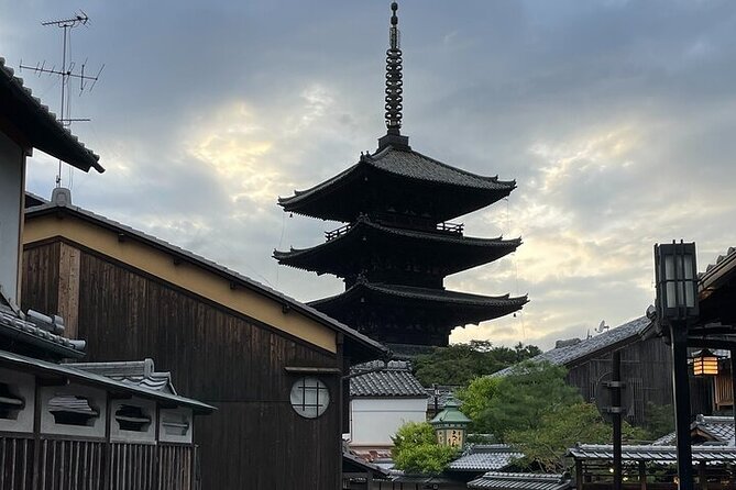 Kyoto in a Day Timeless Must Sees and Hidden Gems - Navigating the Iconic Fushimi Inari-taisha Shrine