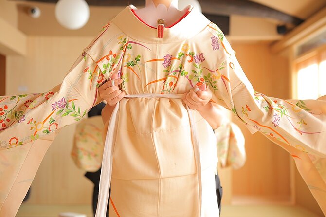 Kyoto: Maiko Makeover and Photoshoot Experience (Women Only) - Exploring the Kiyomizu District