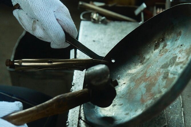 One-Of-A-Kind Frying Pan Crafting Tour - Navigating the Tour With Ease