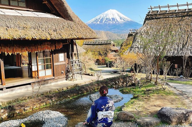 Scenic Spots of Mount Fuji Full Day Sightseeing Tour From Tokyo - Experiencing the Tour in Detail
