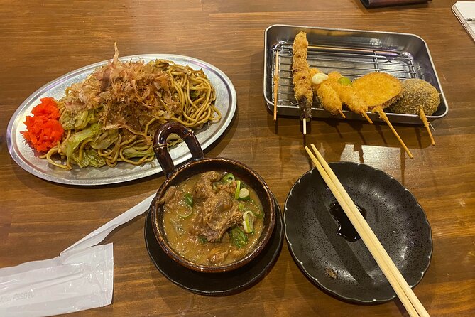 A Soul Food Tour in Osakas Shinsekai With a Local Guide - Experiencing the Vibrant Atmosphere