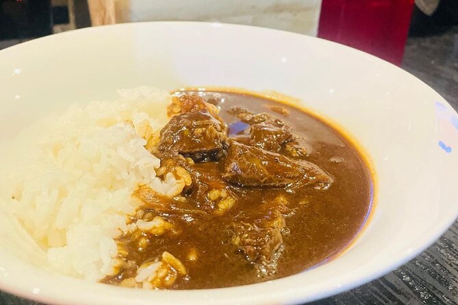 Cat Cafe & Bar Private Tour in Yanaka & Yushima - Taking in the Cat-Themed Experience